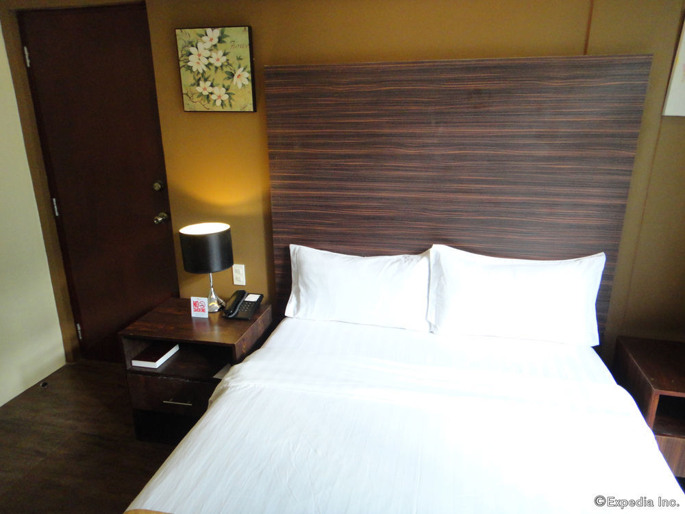Aziza Paradise Hotel Puerto Princesa Екстер'єр фото