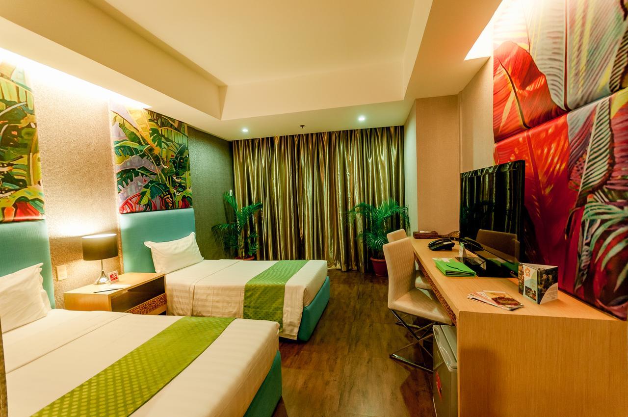 Aziza Paradise Hotel Puerto Princesa Екстер'єр фото