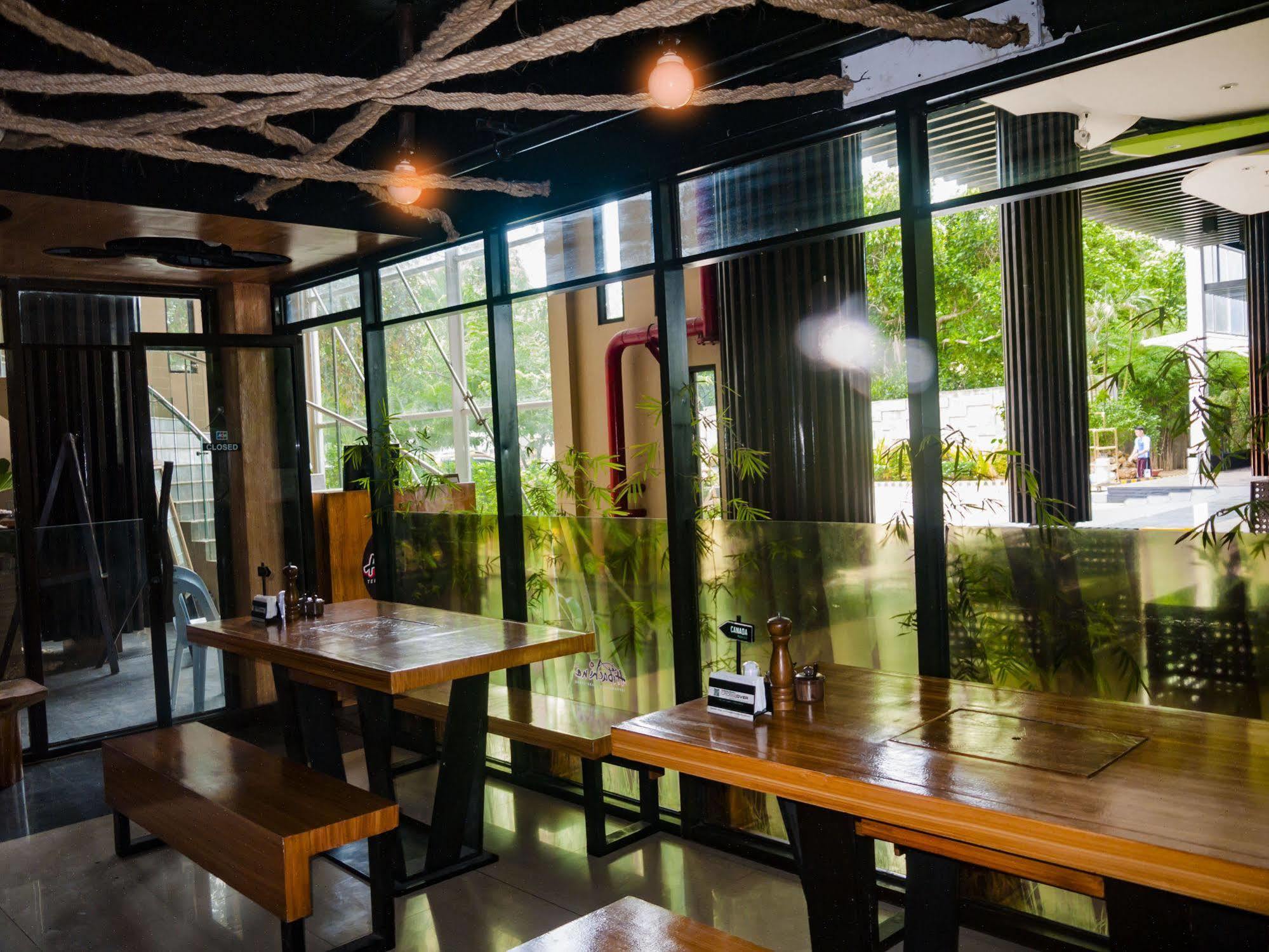 Aziza Paradise Hotel Puerto Princesa Екстер'єр фото